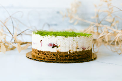 Matcha Fresa Tiramisu Cake, 6&quot;