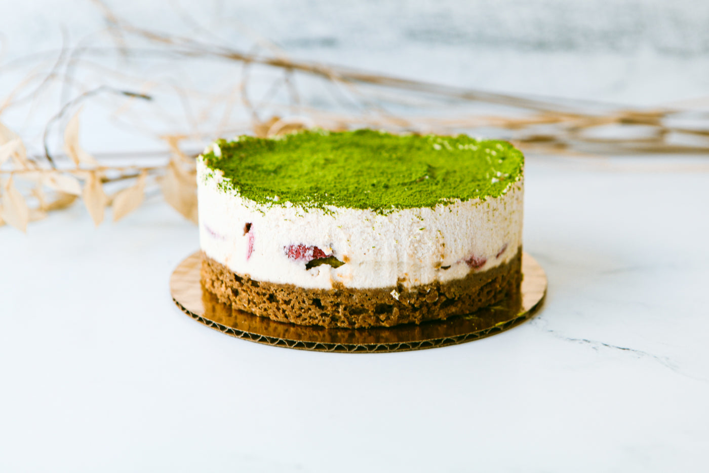 Matcha Fresa Tiramisu Cake, 6&quot;