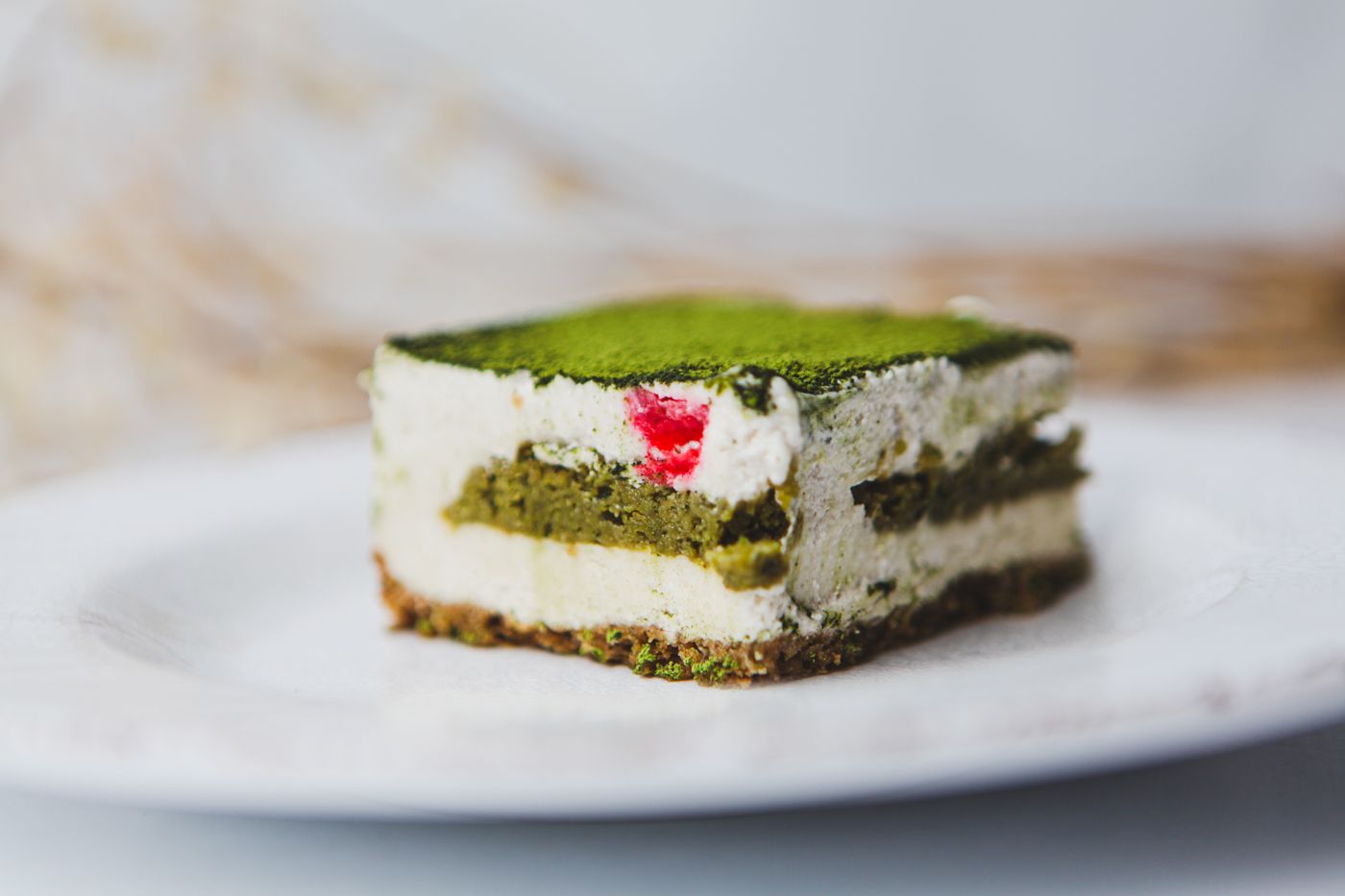 Matcha Fresa Tiramisu Cake, 6&quot;